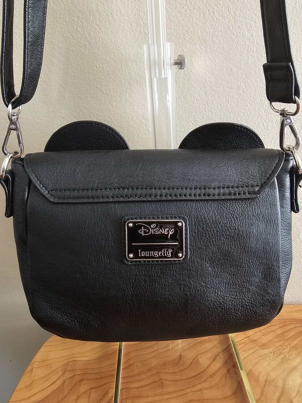 Loungefly Mickey Mouse Crossbody Bag - Picture 5 of 8
